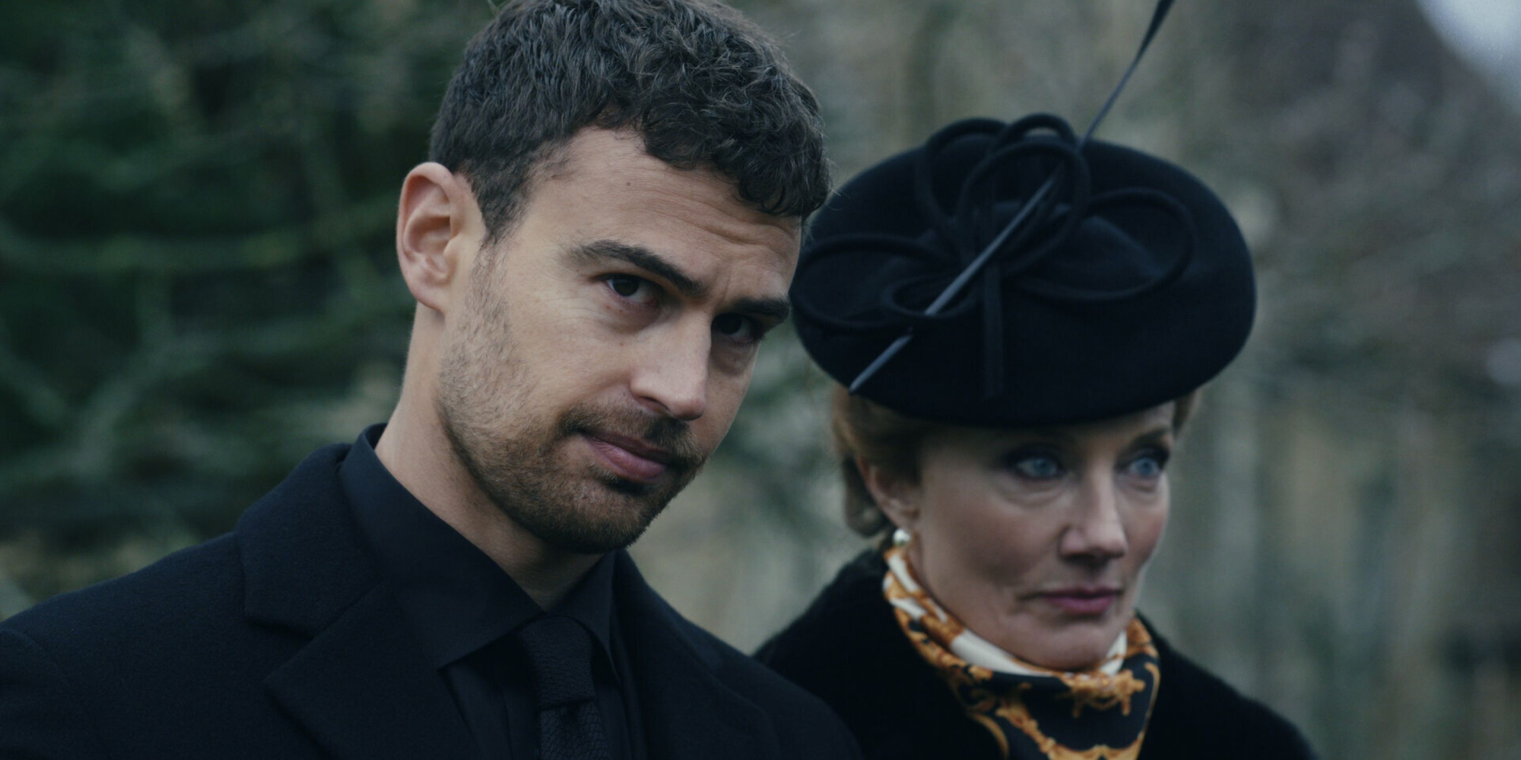 Eddie and his mum in Netflix's The Gentlemen