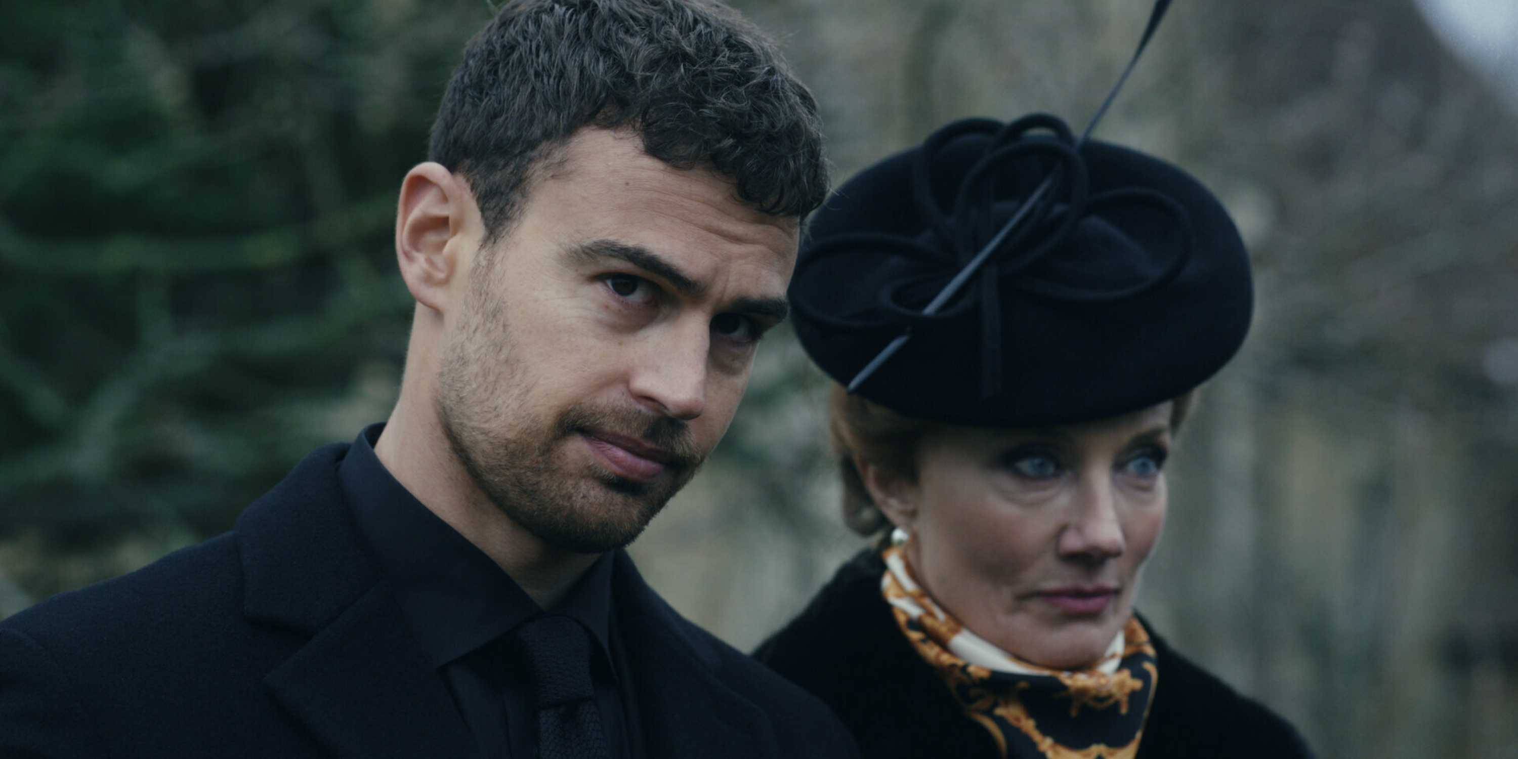 Eddie and his mum in Netflix's The Gentlemen