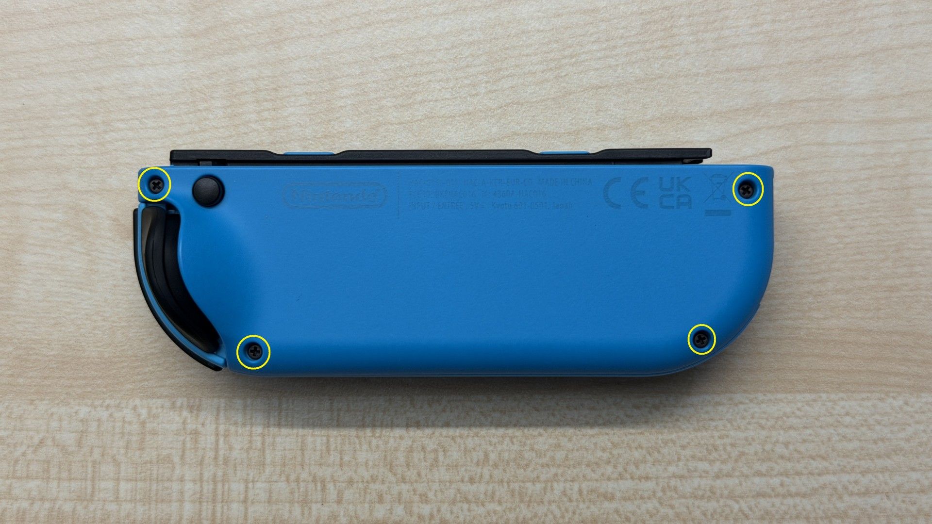 Joy_ConR_back_housing_screws