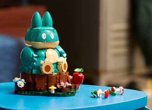 LEGO Pokemon Munchlax on Stump with Berries
