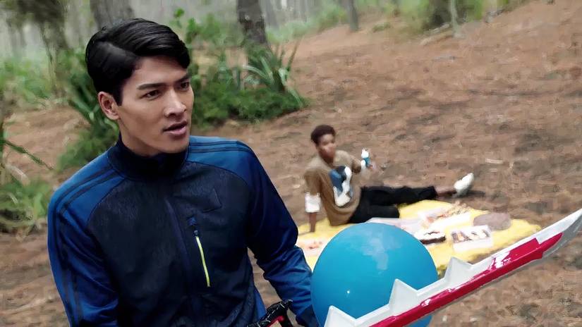 Ollie and Aiyon in Power Rangers: Dino Fury