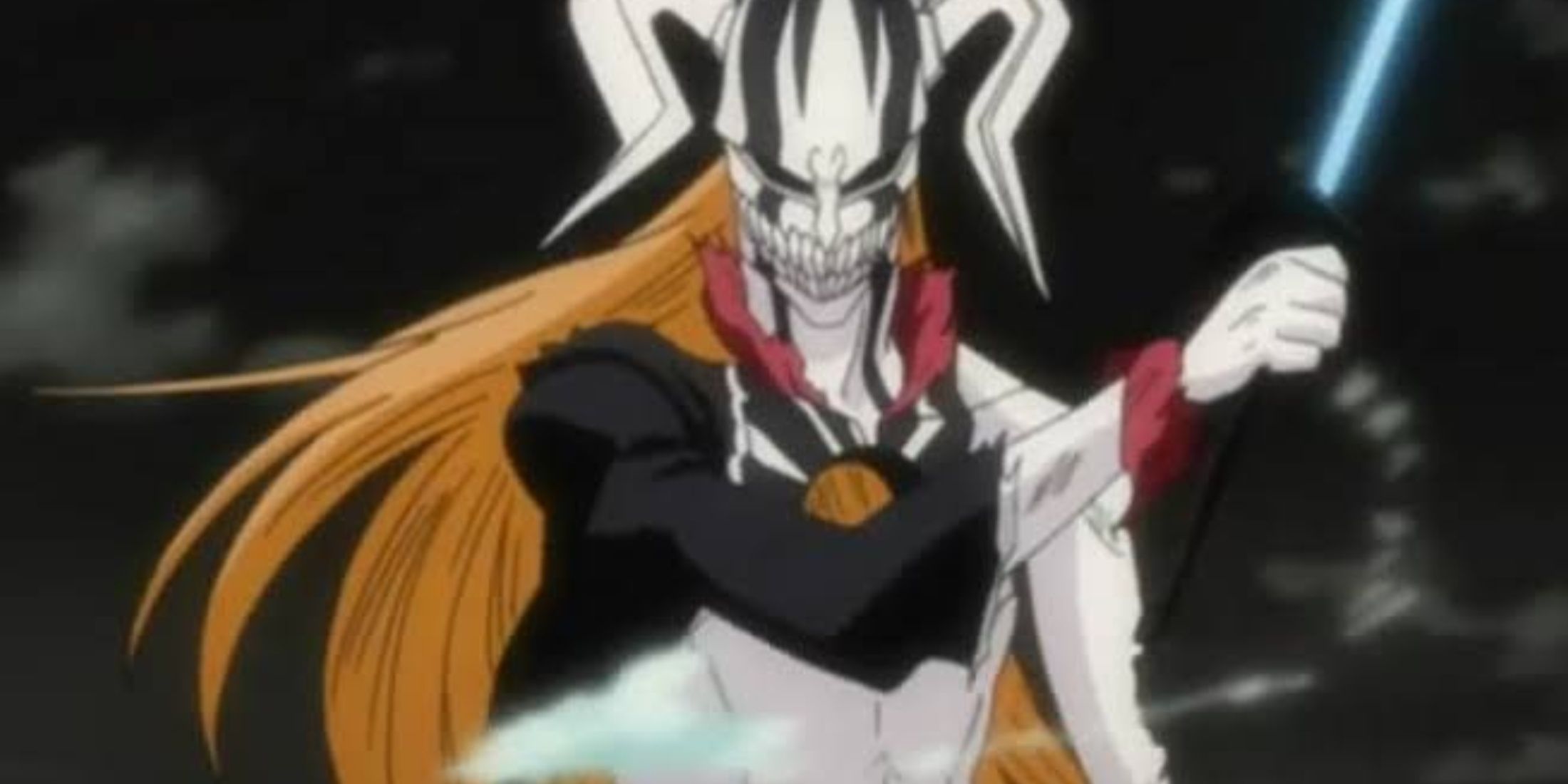 Vasto Lorde Ichigo grabs Tensa Zangetsu to fight Ulquiorra in Bleach.