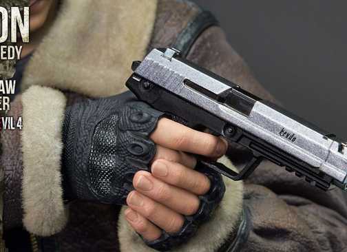 re4 remake diorama details, leon's starter handgun.