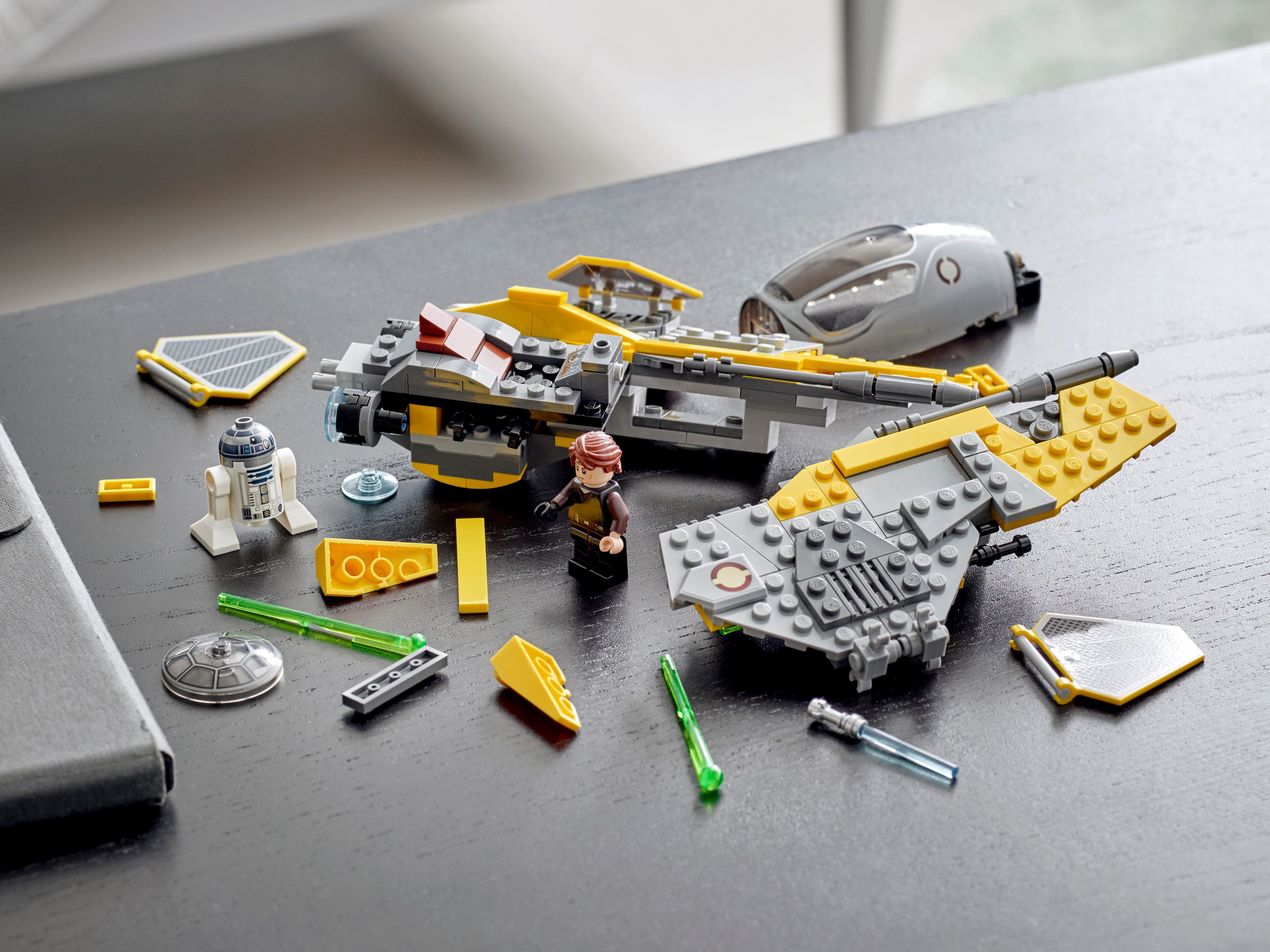 LEGO 75281 Anakin's Jedi Interceptor official lifestyle promo photo (2)