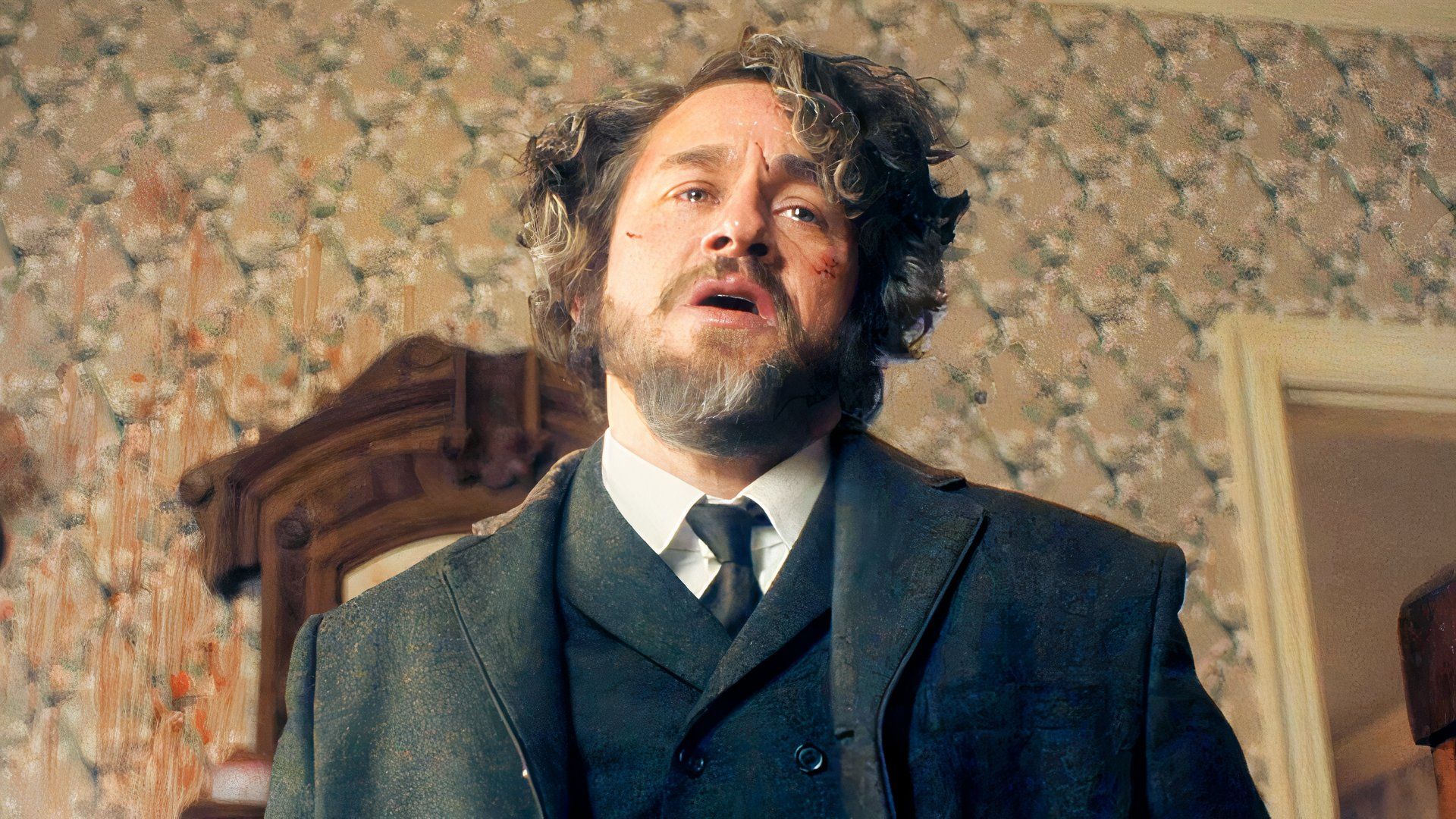 Charlie Hunam as Andrew Borden in the Borden house in Monster Season 4