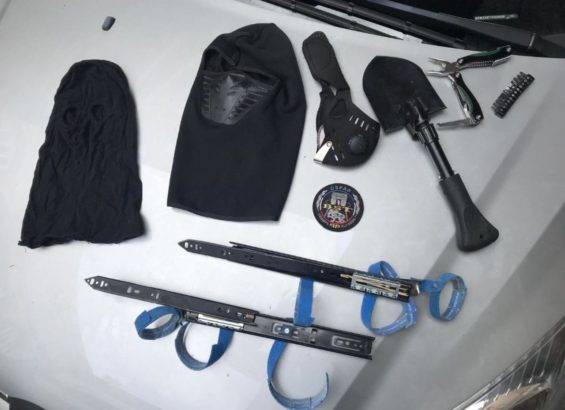 France hidden blade arrest