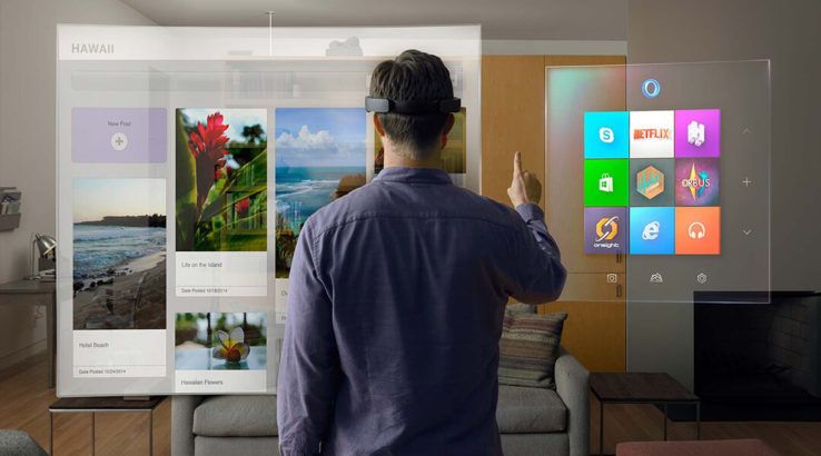 HoloLens versus VR Header
