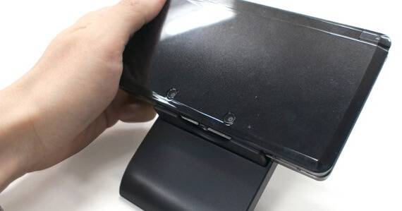 Kid Icarus Uprising Shipping With 3DS Stand