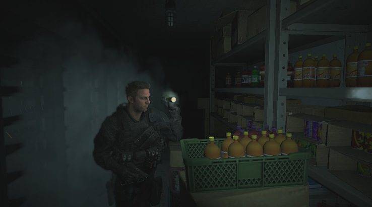 chris with flashlight in re 2