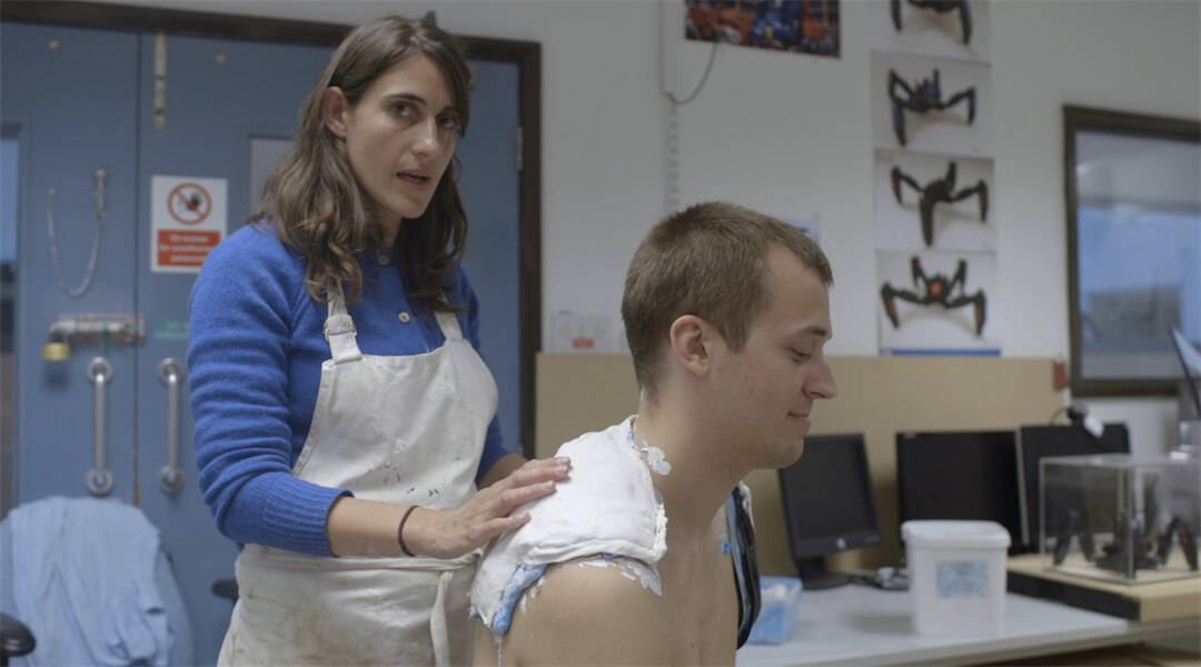 konami-metal-gear-prosthetic-amputee