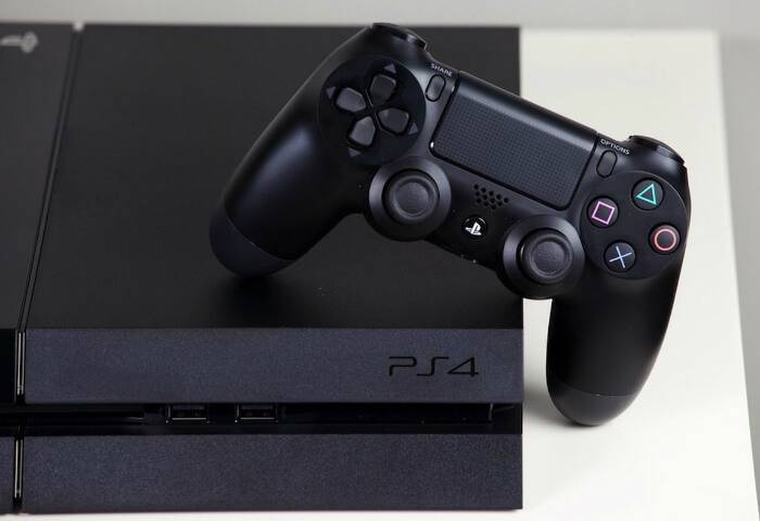 playstation 4 console controller display