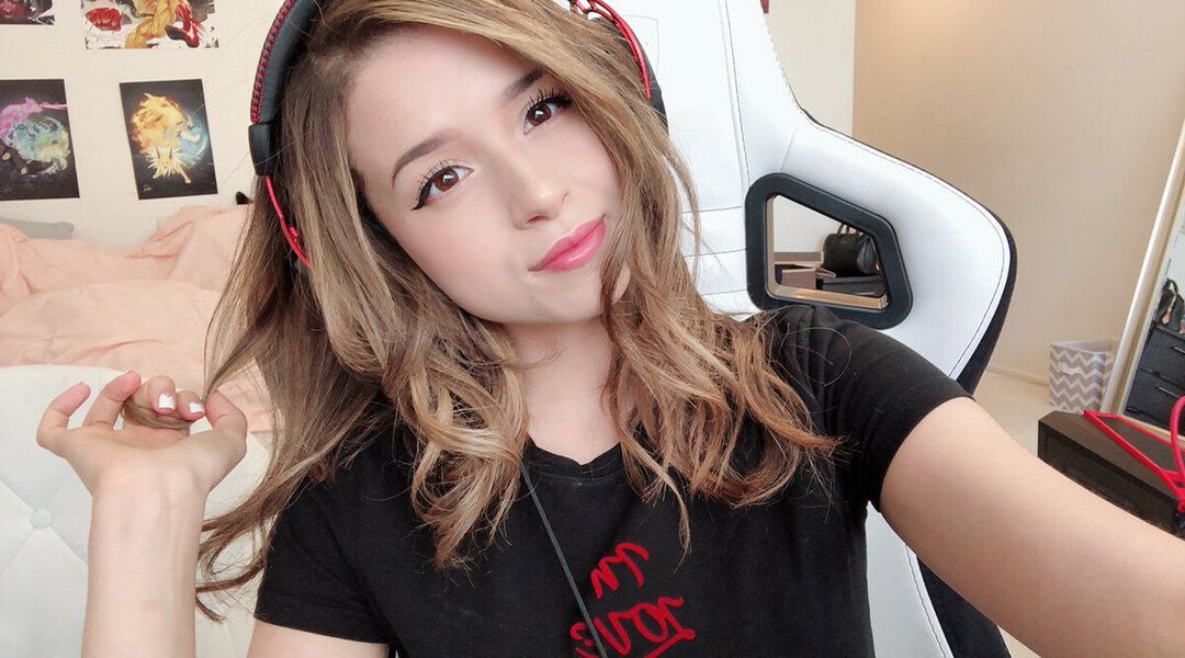 pokimane goes to belle delphines twitter