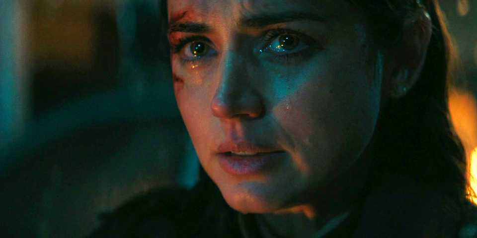 ana-de-armas-with-a-cut-on-her-face-and-tears-in-her-eyes-in-ballerina.jpg