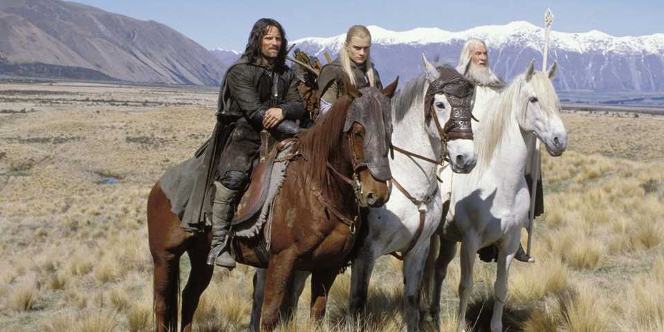 gandalf-riding-shadowfax-beside-aragorn-and-legolas-in-the-two-towers.jpg
