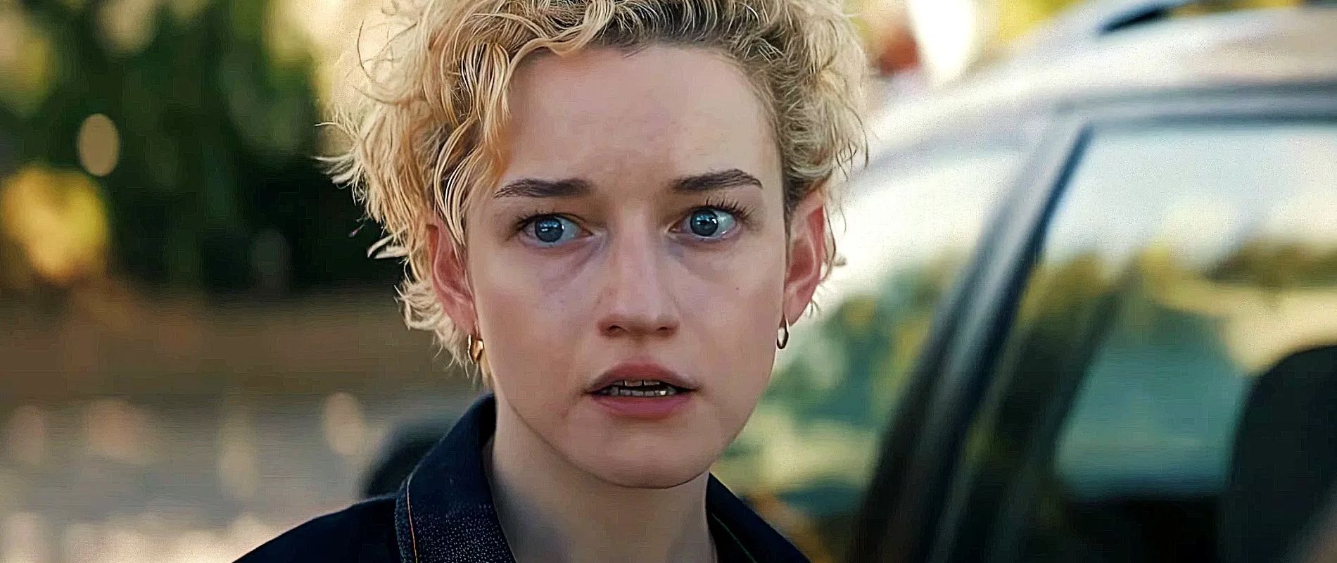 julia-garner-with-tears-in-her-eyes-in-weapons.jpg