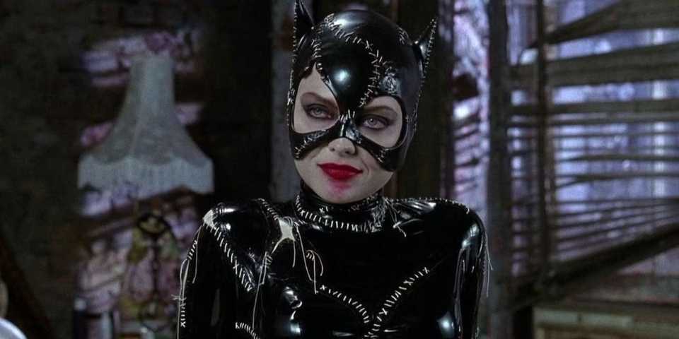 michelle-pfieffer-as-catwoman-in-batman-returns-1.jpg