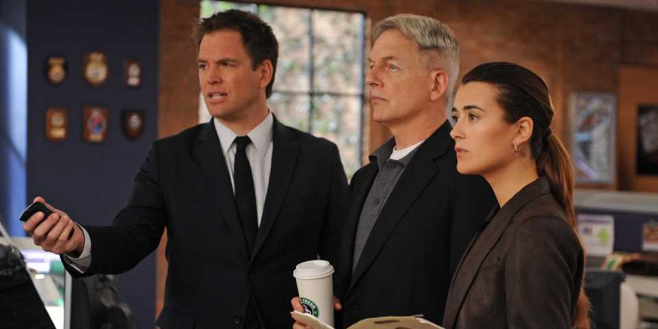 ncis-tony-dinozzo-michael-weatherly-jethro-gibbs-mark-harmon-ziva-david-cote-de-pablo-briefing.jpg
