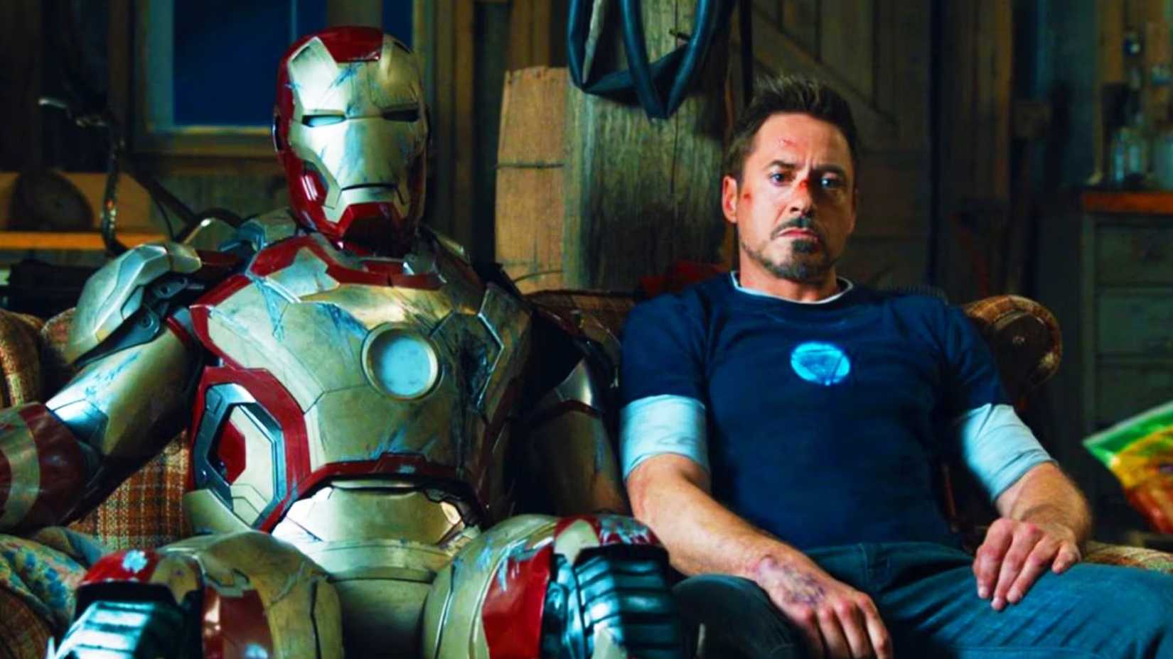 A still of the Iron Man suit and Tony Stark in the Iron Man 3 post-credits scene