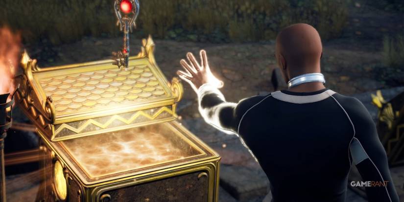 Marvel's Midnight Suns Hunter Opening An Arcane Chest