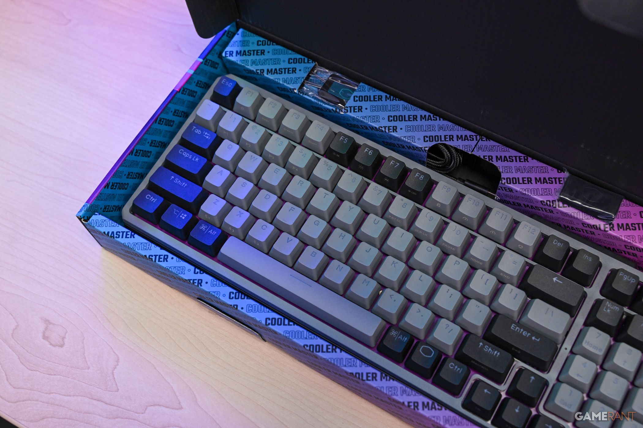 the-cooler-master-mk770-hybrid-wireless-keyboard-in-its-boxjpg_53367128040_o