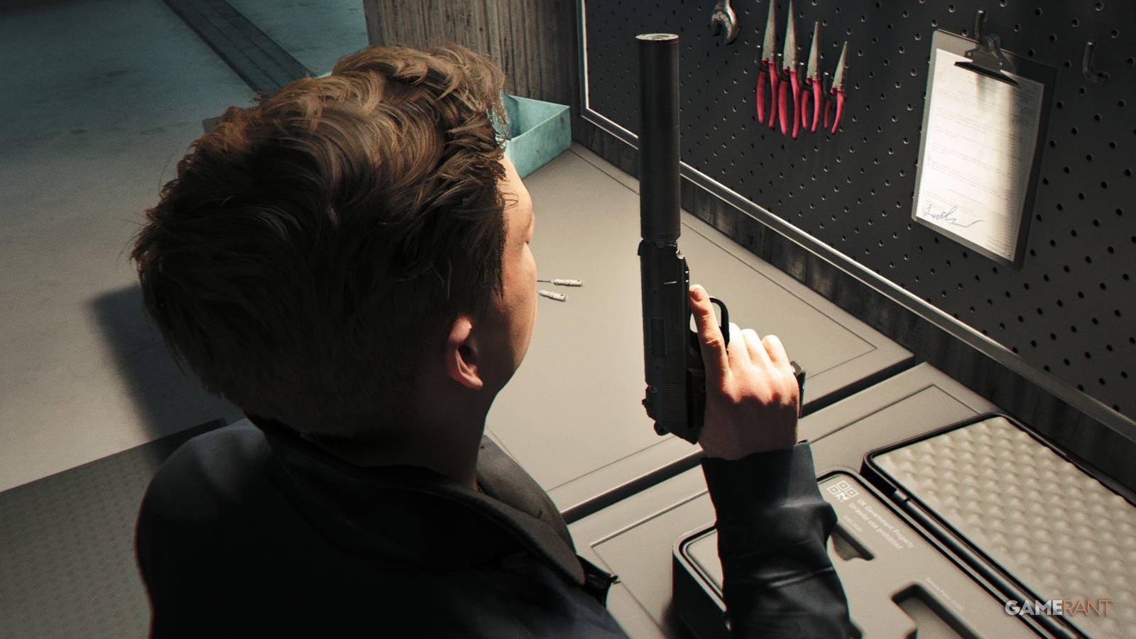 How to Steal the Field Equipment in 007 First Light